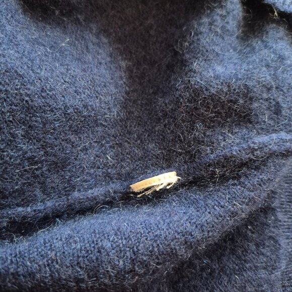 Lord & Taylor Cashmere Sweater Crew Neck Size Medium - Picture 5 of 8